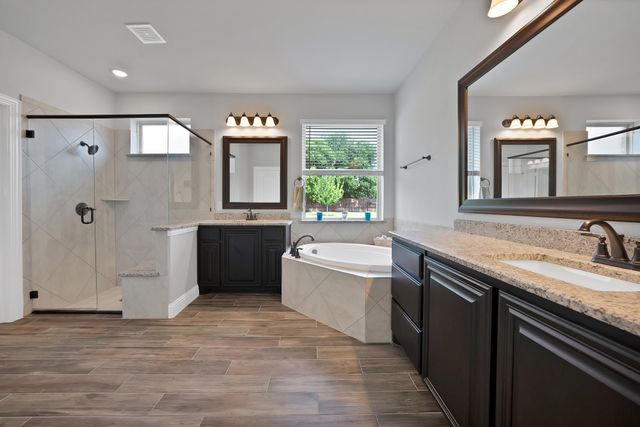 810 Sundown Court, Midlothian, TX 76065