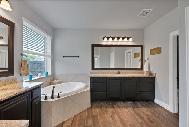 810 Sundown Court, Midlothian, TX 76065