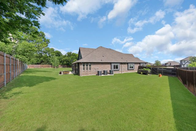 810 Sundown Court, Midlothian, TX 76065