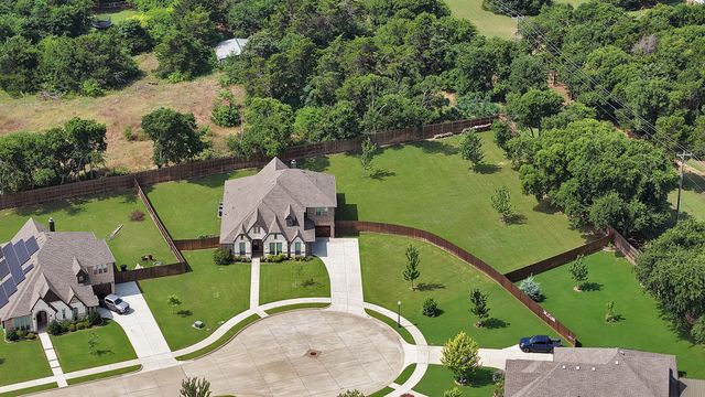 810 Sundown Court, Midlothian, TX 76065