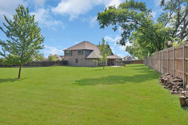 810 Sundown Court, Midlothian, TX 76065