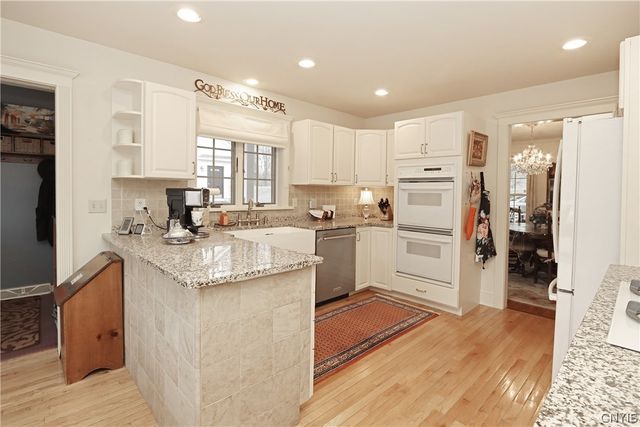 3293 W Lake Road, Cazenovia, NY 13035