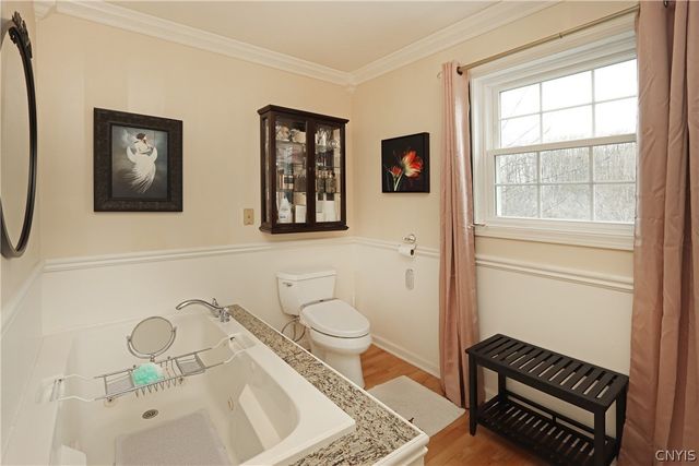 3293 W Lake Road, Cazenovia, NY 13035