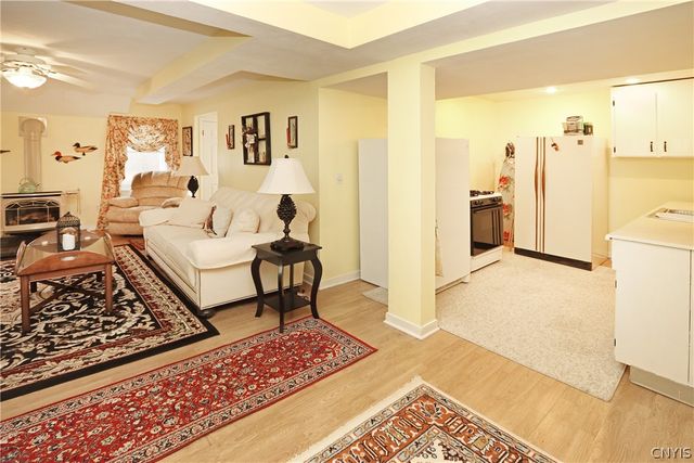 3293 W Lake Road, Cazenovia, NY 13035