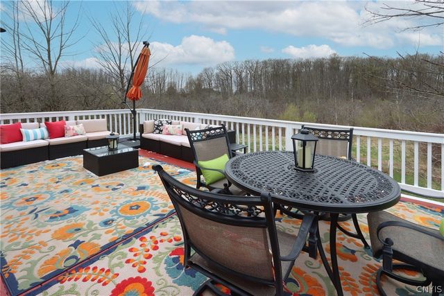 3293 W Lake Road, Cazenovia, NY 13035