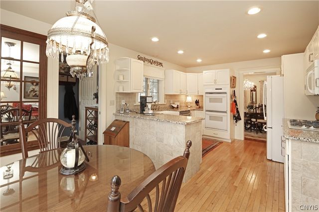 3293 W Lake Road, Cazenovia, NY 13035