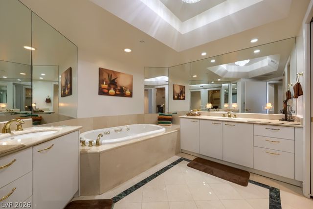 2747 Paradise Road 705, Las Vegas, NV 89109