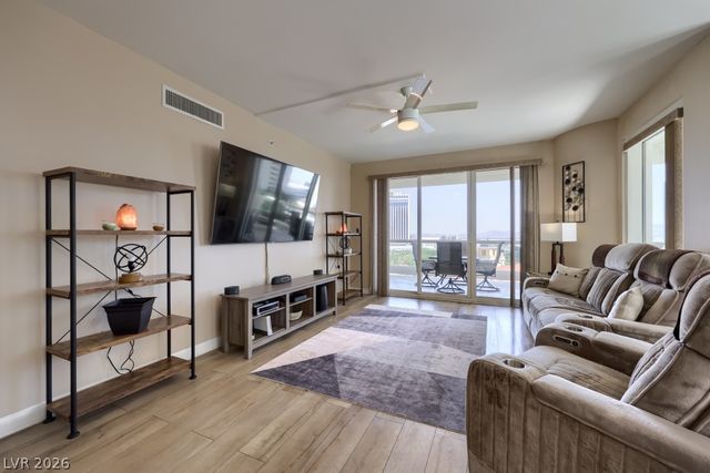2747 Paradise Road 705, Las Vegas, NV 89109