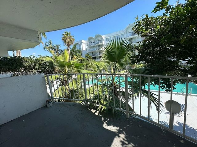 492 NW 165th St Rd C-210, Miami, FL 33169