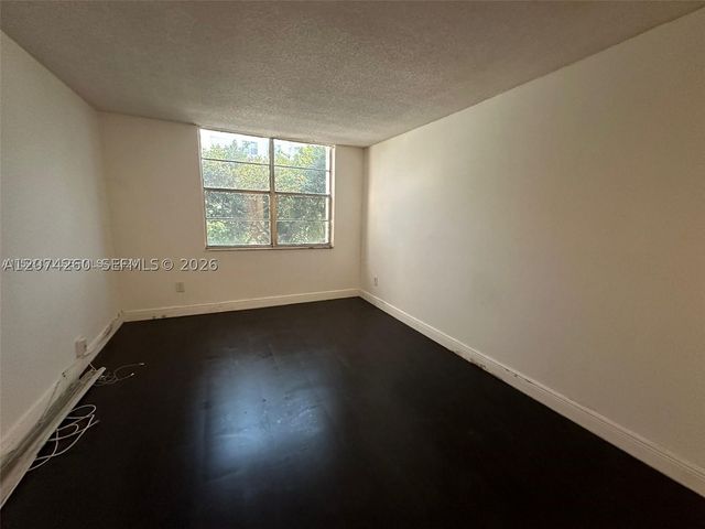 492 NW 165th St Rd C-210, Miami, FL 33169