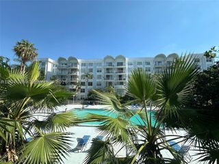492 NW 165th St Rd C-210, Miami, FL 33169
