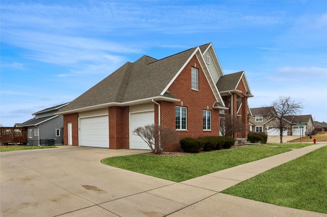 5415 Triple Crown Drive, Marion, IA 52302