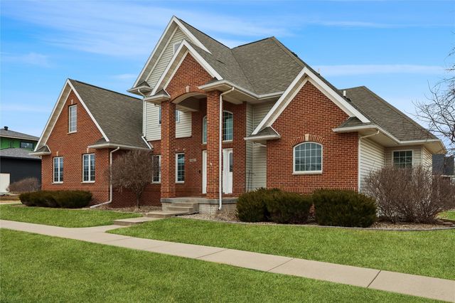 5415 Triple Crown Drive, Marion, IA 52302