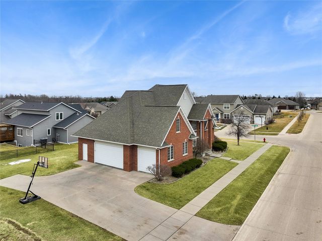 5415 Triple Crown Drive, Marion, IA 52302