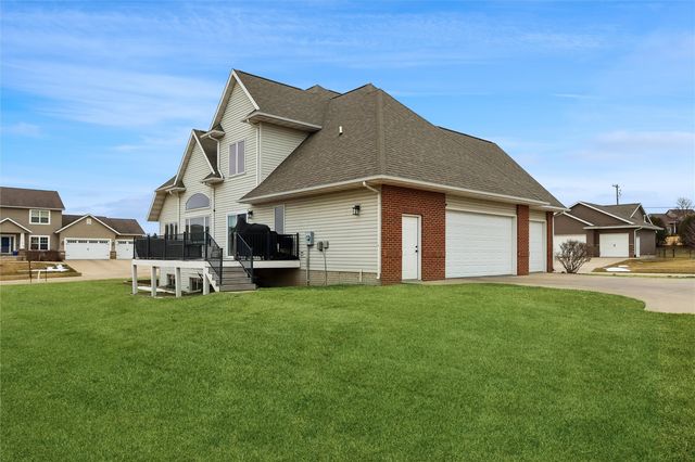 5415 Triple Crown Drive, Marion, IA 52302