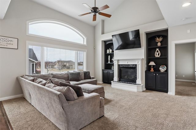 5415 Triple Crown Drive, Marion, IA 52302