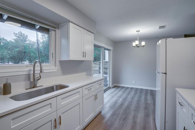 600 Bramble DR, Austin, TX 78745