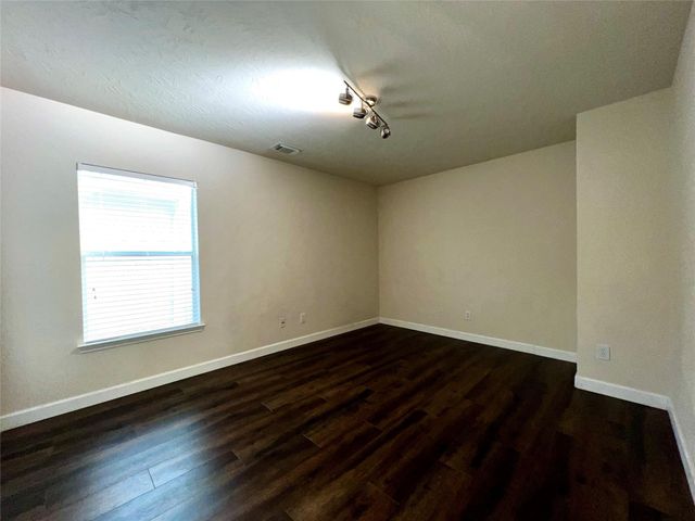 21422 Mission Falls Dr Drive, Houston, TX 77095