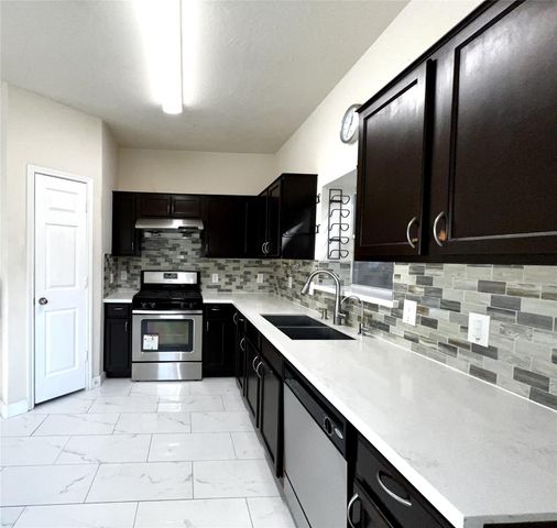 21422 Mission Falls Dr Drive, Houston, TX 77095