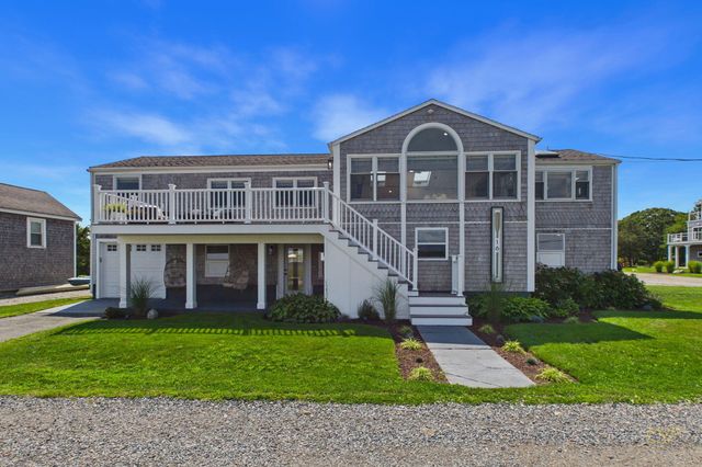 16 Shoreview Avenue, Mattapoisett, MA 02739