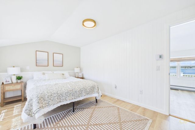 16 Shoreview Avenue, Mattapoisett, MA 02739