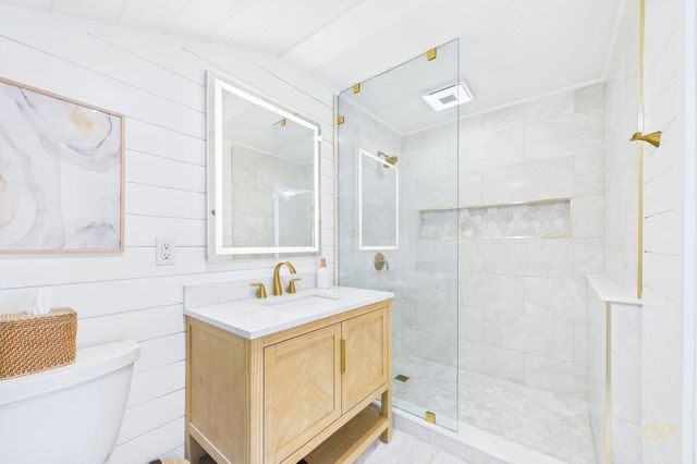 16 Shoreview Avenue, Mattapoisett, MA 02739