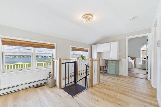 16 Shoreview Avenue, Mattapoisett, MA 02739