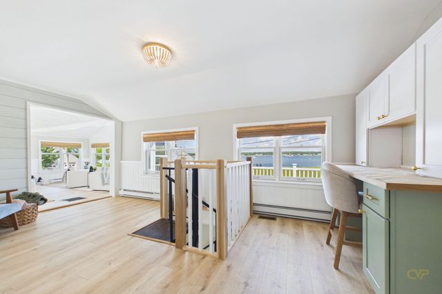 16 Shoreview Avenue, Mattapoisett, MA 02739