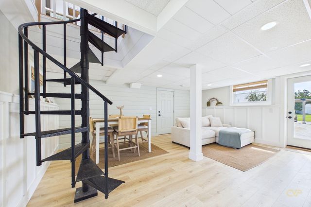 16 Shoreview Avenue, Mattapoisett, MA 02739