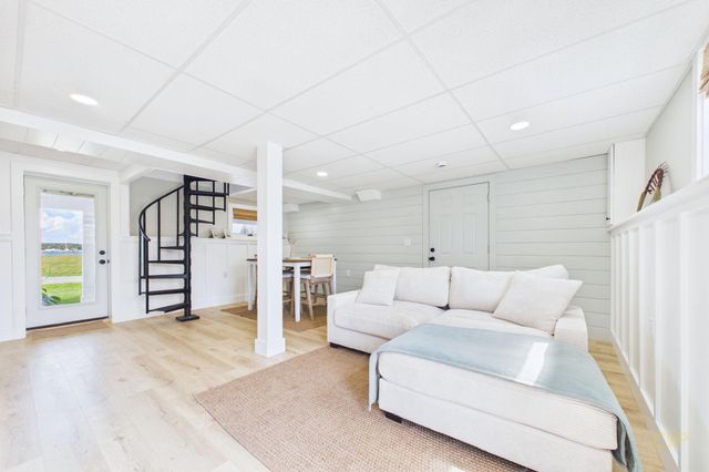 16 Shoreview Avenue, Mattapoisett, MA 02739