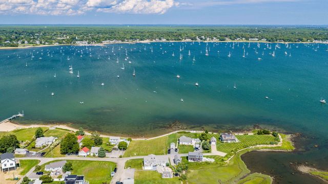 16 Shoreview Avenue, Mattapoisett, MA 02739