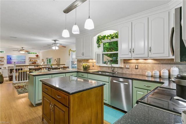 204 Jacobs RN, Yorktown, VA 23692