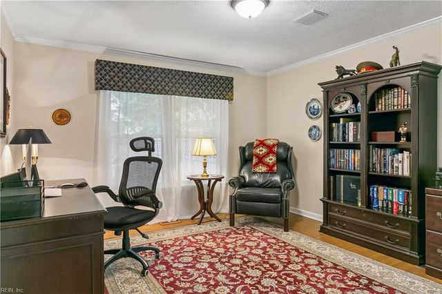 204 Jacobs RN, Yorktown, VA 23692