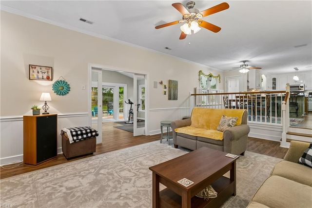204 Jacobs RN, Yorktown, VA 23692