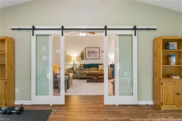 204 Jacobs RN, Yorktown, VA 23692