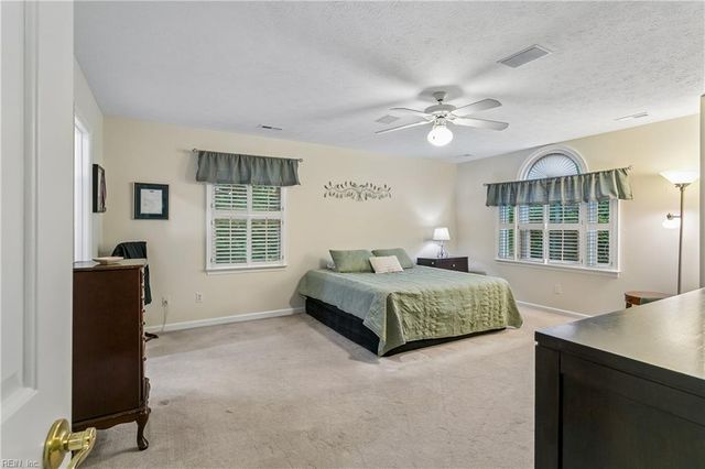 204 Jacobs RN, Yorktown, VA 23692