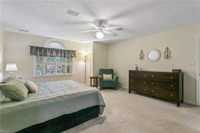 204 Jacobs RN, Yorktown, VA 23692