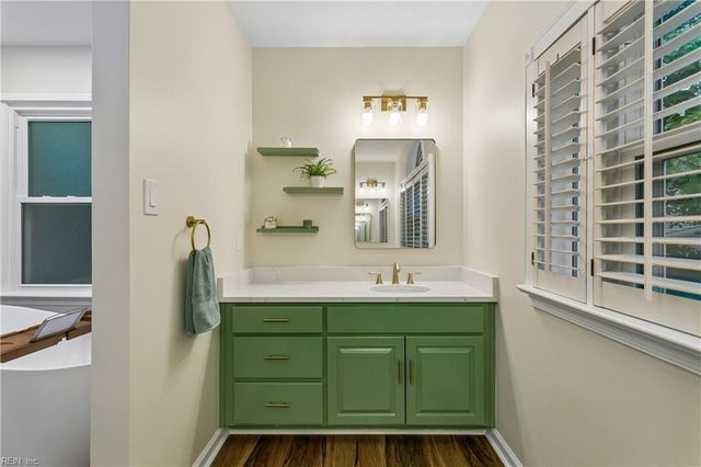 204 Jacobs RN, Yorktown, VA 23692