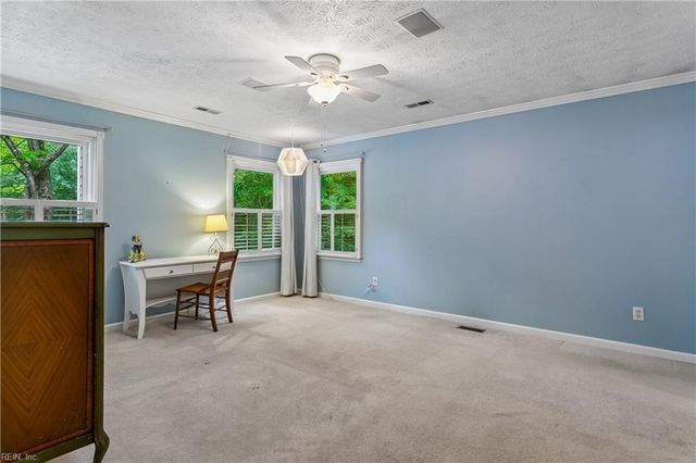 204 Jacobs RN, Yorktown, VA 23692