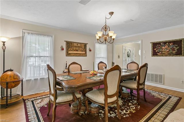 204 Jacobs RN, Yorktown, VA 23692