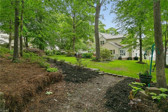 204 Jacobs RN, Yorktown, VA 23692
