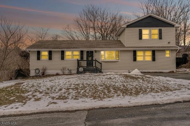 7 Jackson Ave, Vernon Twp., NJ 07462