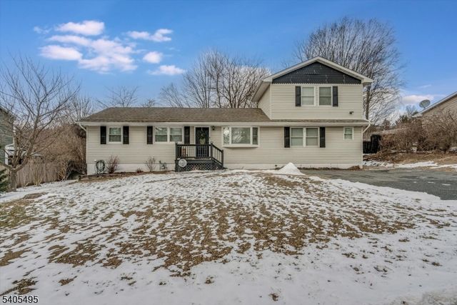 7 Jackson Ave, Vernon Twp., NJ 07462