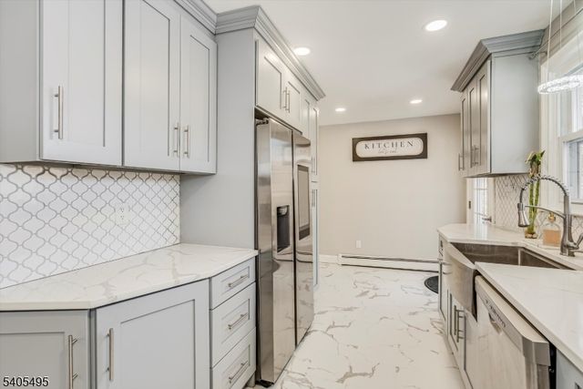 7 Jackson Ave, Vernon Twp., NJ 07462