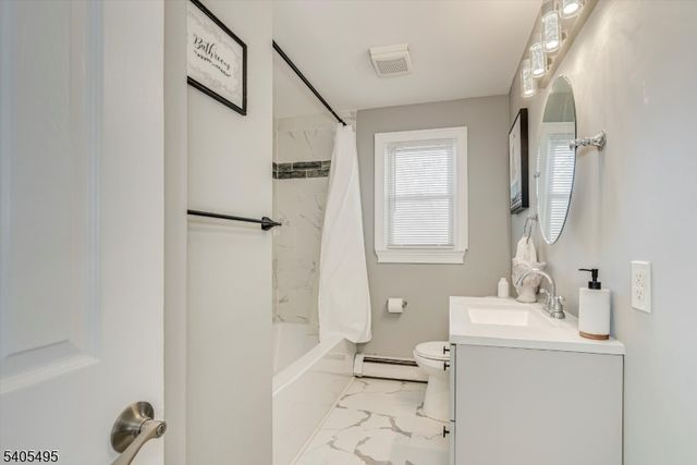 7 Jackson Ave, Vernon Twp., NJ 07462