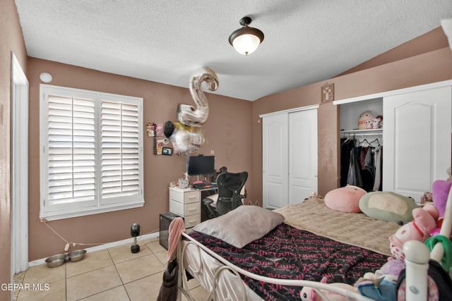 808 NAZARENO Street, El Paso, TX 79928