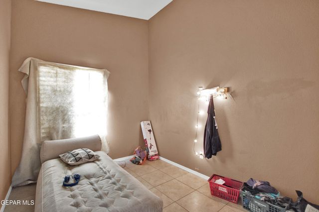 808 NAZARENO Street, El Paso, TX 79928