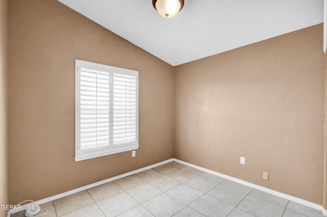 808 NAZARENO Street, El Paso, TX 79928