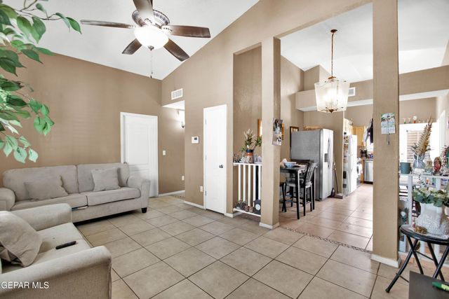 808 NAZARENO Street, El Paso, TX 79928