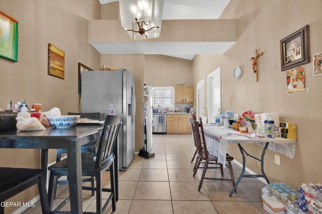 808 NAZARENO Street, El Paso, TX 79928